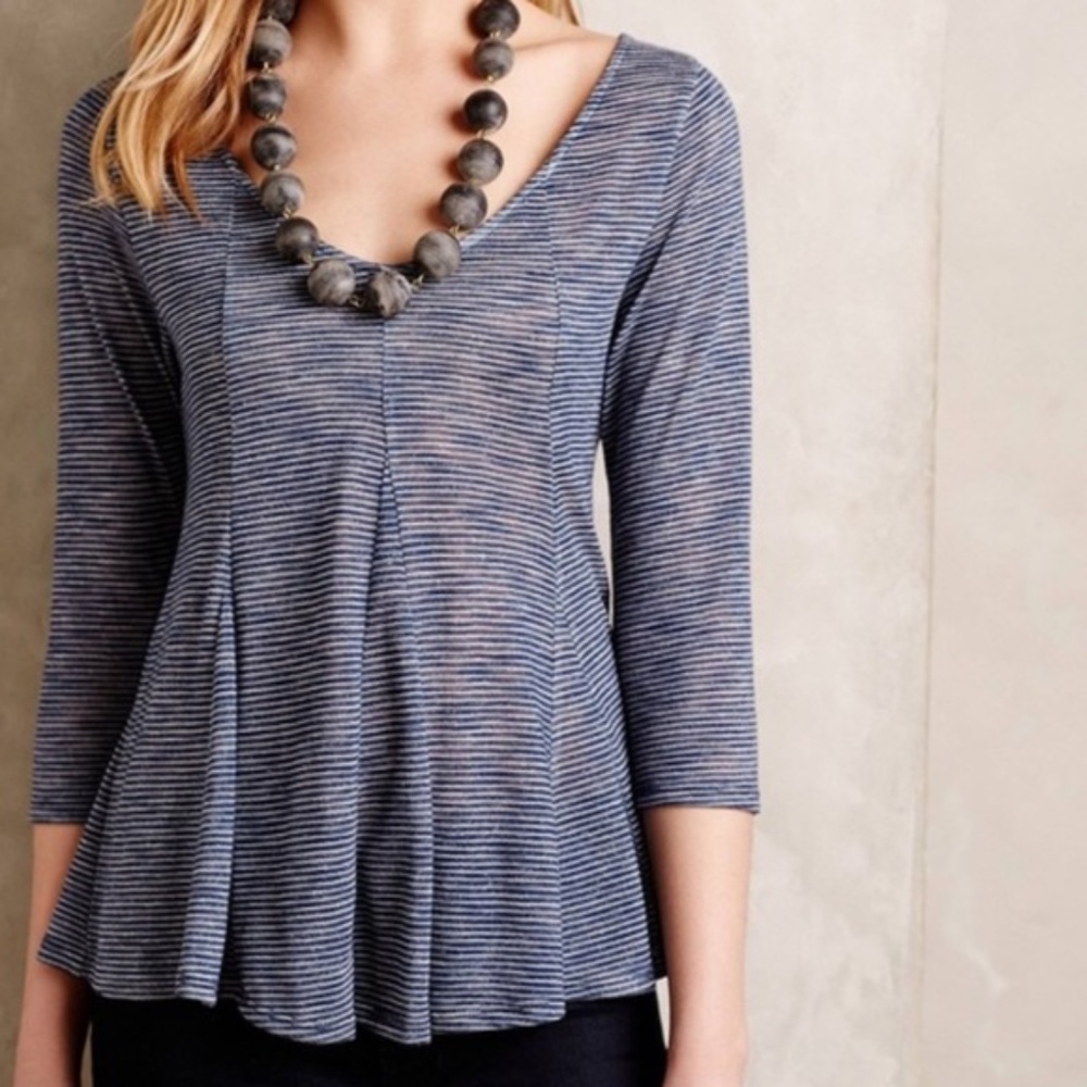 Puella Striped 3/4 Sleeve V-Neck Swing Knit Blouse